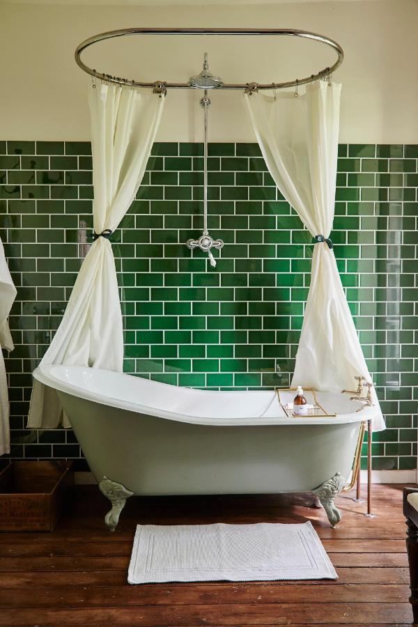 Manoir Laurette Bed & Breakfast Saint-Martin-Petit Екстериор снимка